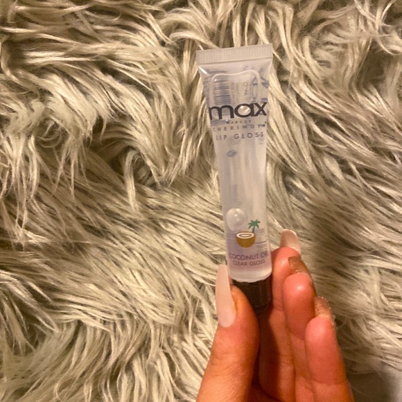 LIP GLOSS 🥥🥥 - Picture 2 of 2